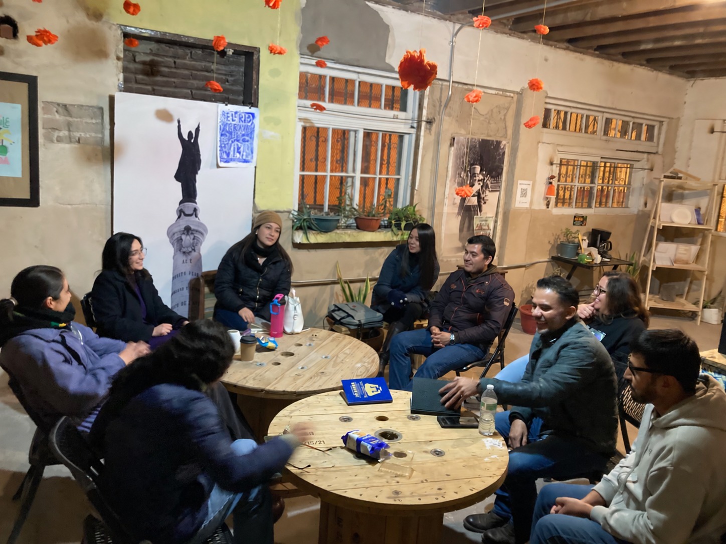 Reunión posterior del grupo durante el proceso inicial de organización de la Asociación
